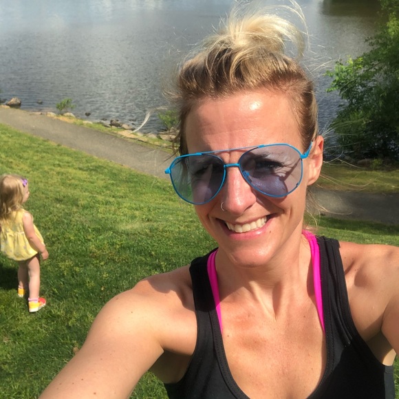 Meet your Posher, Anne - Picture 2 of 2